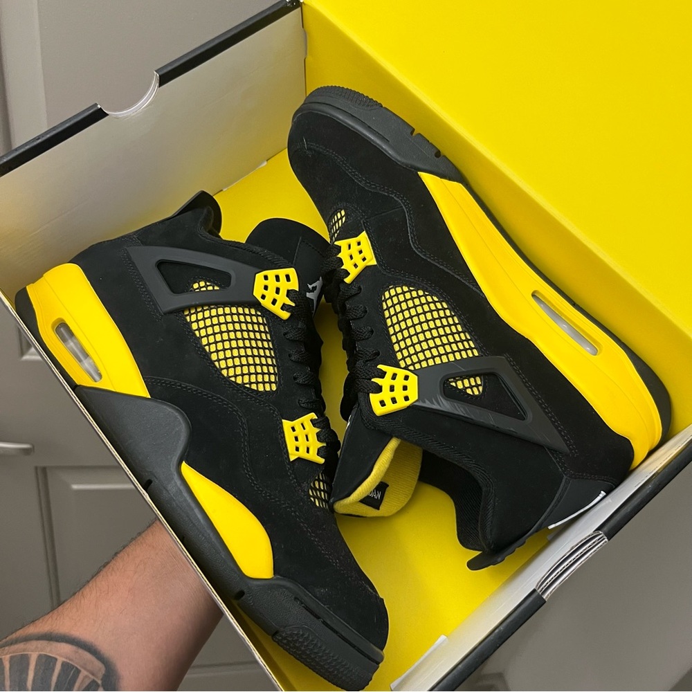 2023 Jordan 4 IV Thunder Sz 12 Mens **NO BOX** - Picture 5 of 10